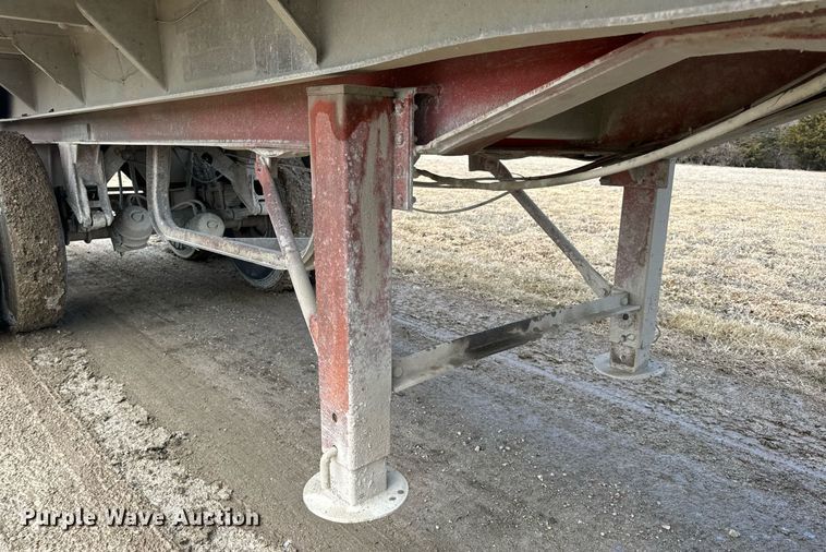 image for item EN5137 1968 Heil 4SF-SW end dump trailer