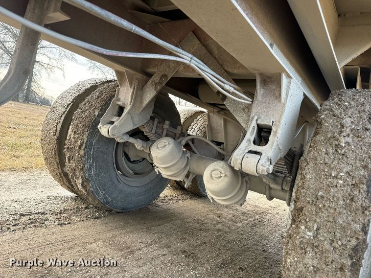 image for item EN5137 1968 Heil 4SF-SW end dump trailer