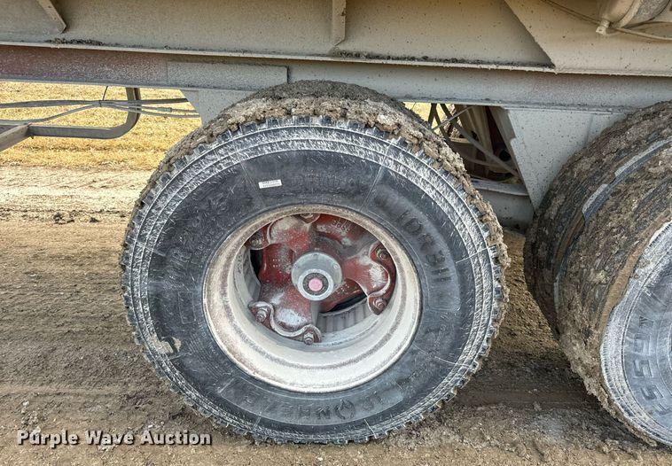 image for item EN5137 1968 Heil 4SF-SW end dump trailer