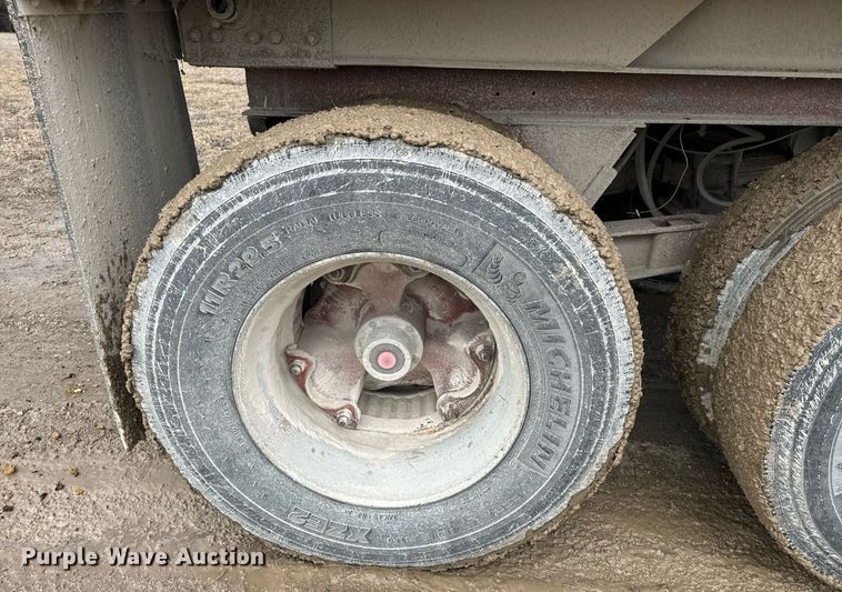 image for item EN5137 1968 Heil 4SF-SW end dump trailer