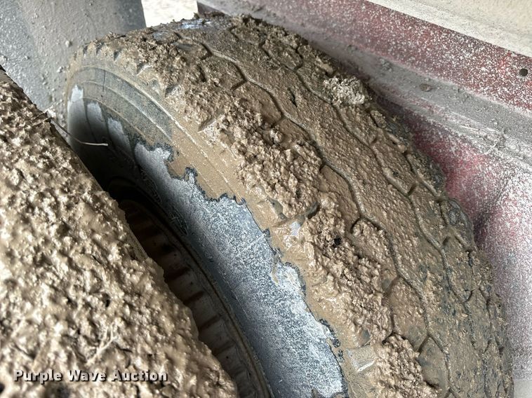 image for item EN5137 1968 Heil 4SF-SW end dump trailer