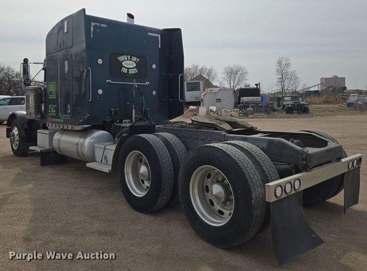 image for item EO0604 2000 Peterbilt 379 semi truck