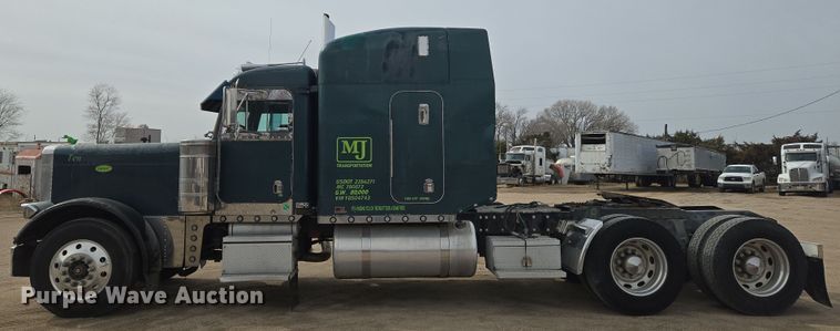 image for item EO0604 2000 Peterbilt 379 semi truck