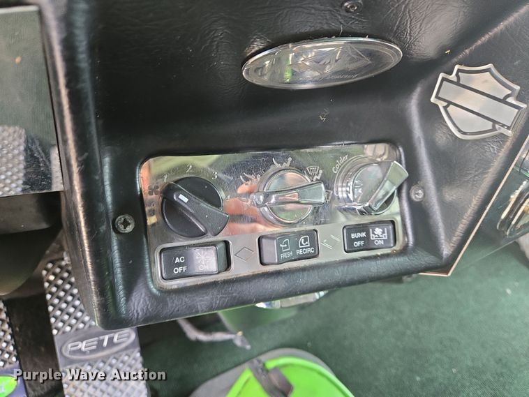 image for item EO0604 2000 Peterbilt 379 semi truck