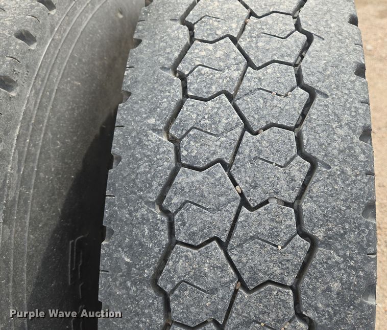 image for item EO0604 2000 Peterbilt 379 semi truck