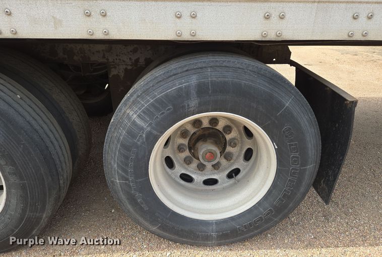 image for item EO0608 2007 Wabash refrigerated van trailer