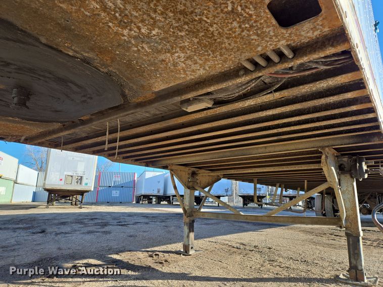 image for item EQ6721 1999 Trail Mobile  dry van trailer