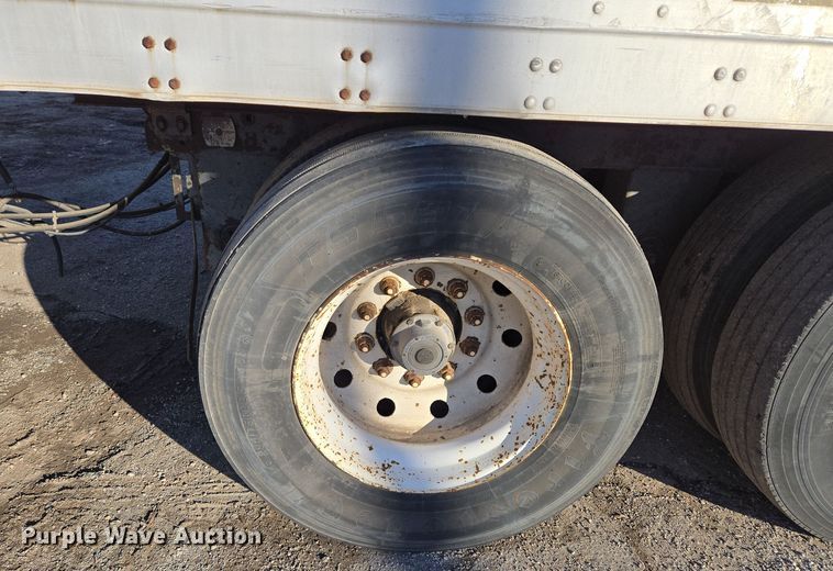 image for item EQ6721 1999 Trail Mobile  dry van trailer