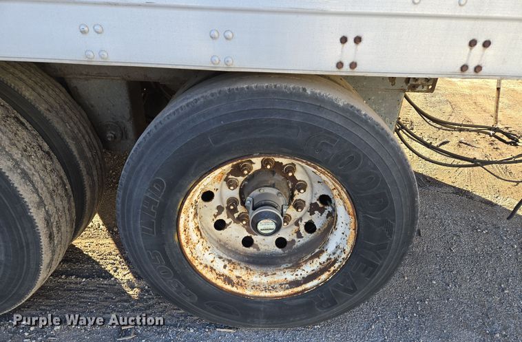 image for item EQ6721 1999 Trail Mobile  dry van trailer