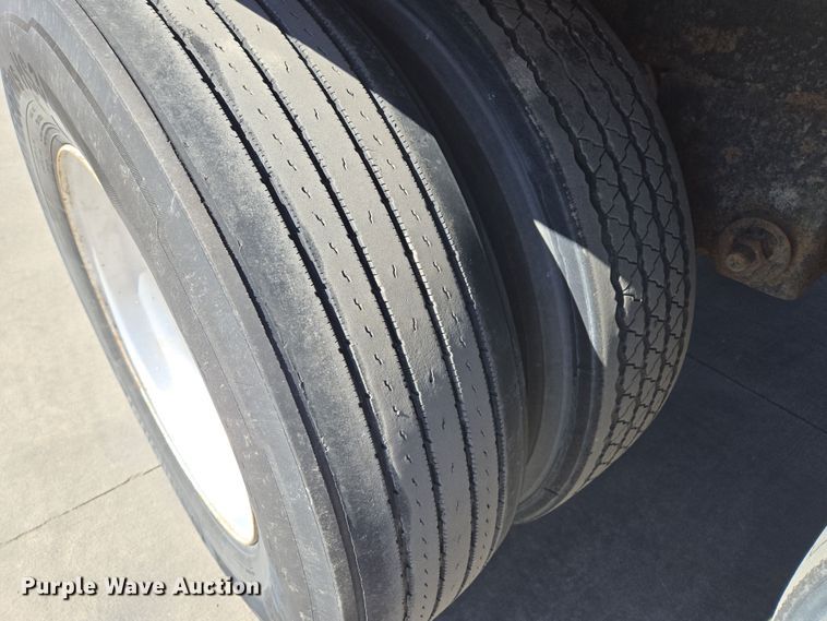 image for item EQ6725 1995 Wabash dry van trailer