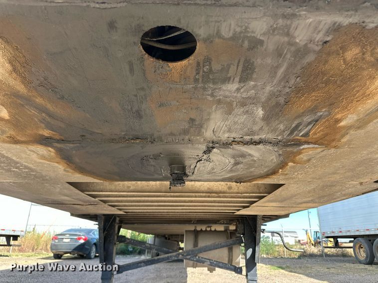 image for item ER8150 2004 Utility VS2RA refrigerated van trailer