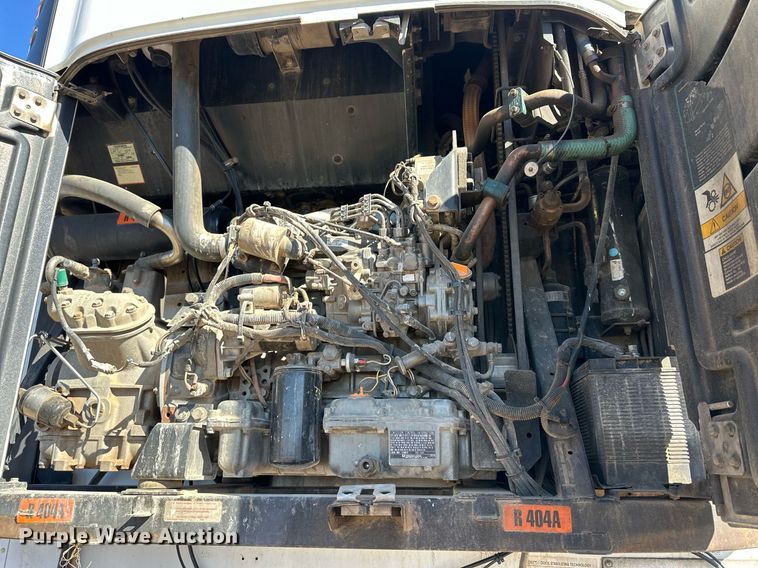 image for item ER8150 2004 Utility VS2RA refrigerated van trailer