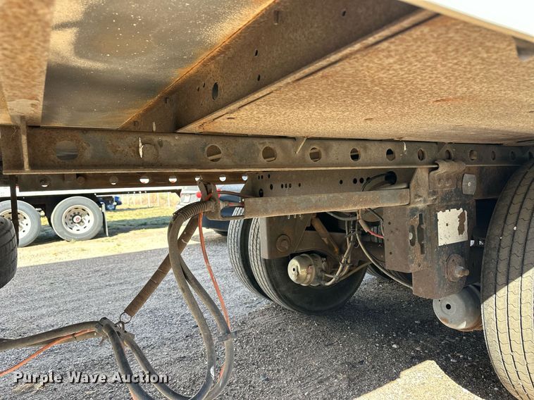 image for item ER8150 2004 Utility VS2RA refrigerated van trailer