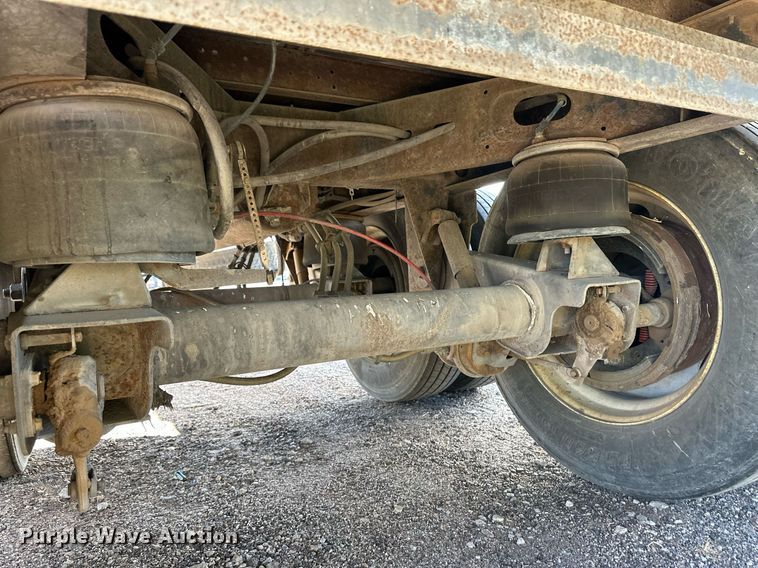 image for item ER8150 2004 Utility VS2RA refrigerated van trailer