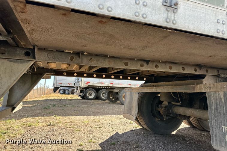 image for item ER8150 2004 Utility VS2RA refrigerated van trailer