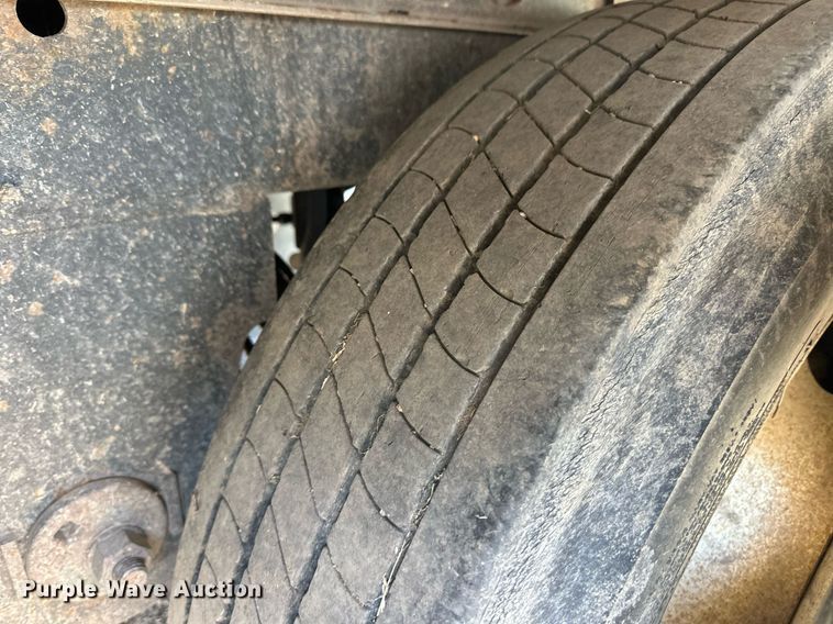 image for item ER8150 2004 Utility VS2RA refrigerated van trailer