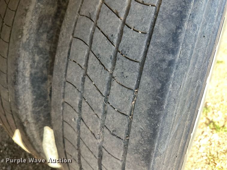 image for item ER8150 2004 Utility VS2RA refrigerated van trailer