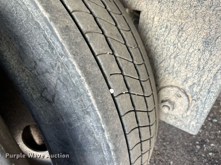 image for item ER8150 2004 Utility VS2RA refrigerated van trailer