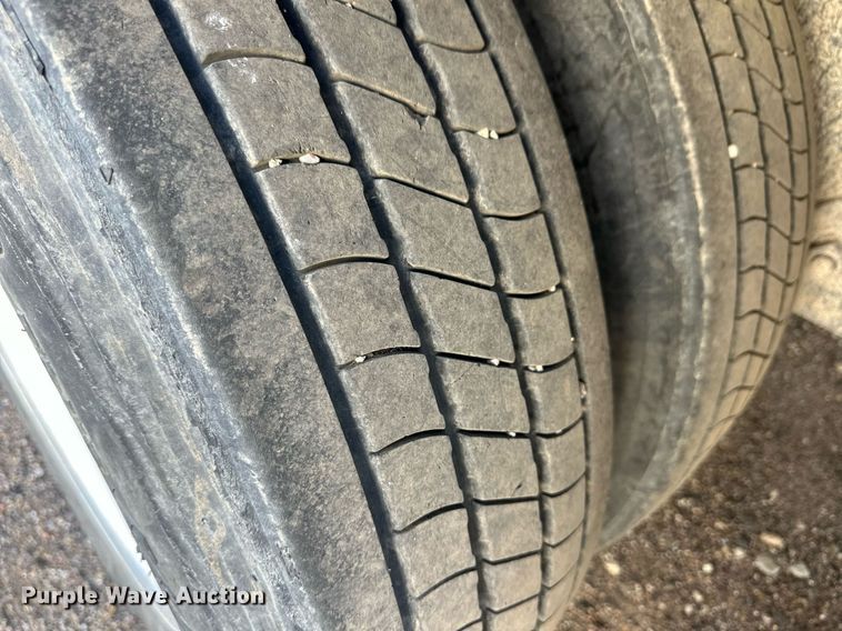 image for item ER8150 2004 Utility VS2RA refrigerated van trailer