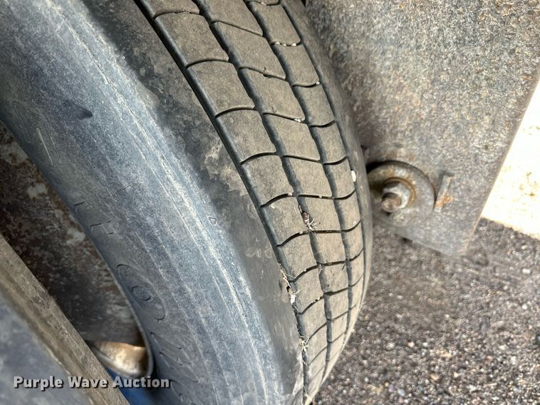 image for item ER8150 2004 Utility VS2RA refrigerated van trailer