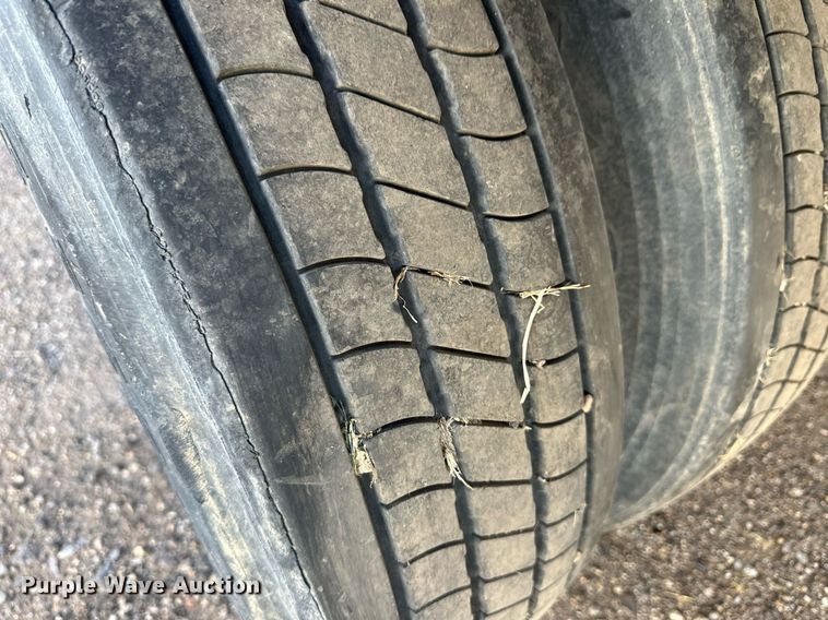 image for item ER8150 2004 Utility VS2RA refrigerated van trailer