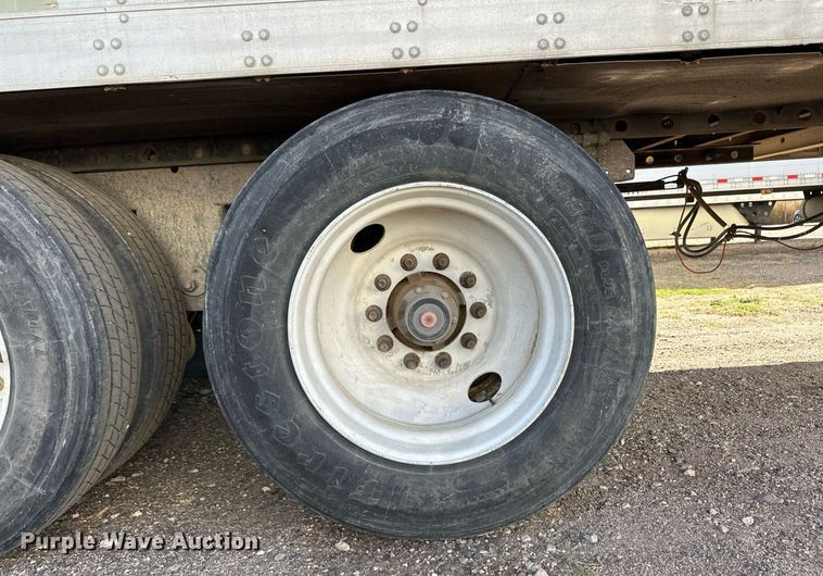 image for item ER8150 2004 Utility VS2RA refrigerated van trailer