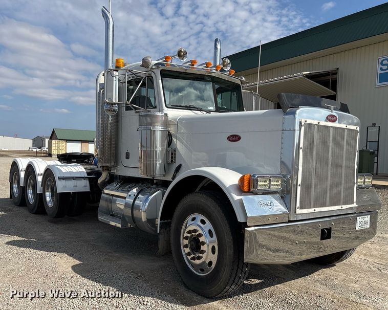 image for item EY9979 2001 Peterbilt 379 semi truck