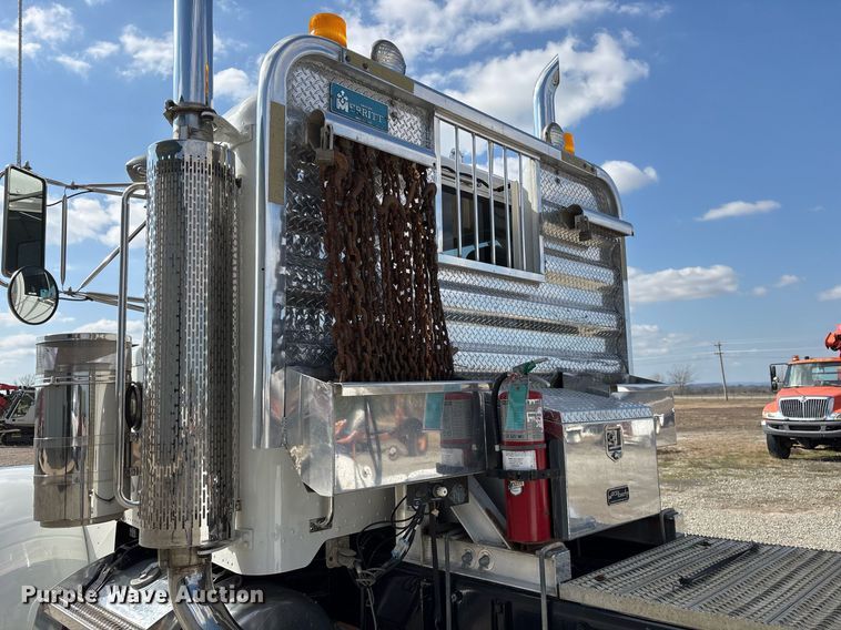 image for item EY9979 2001 Peterbilt 379 semi truck