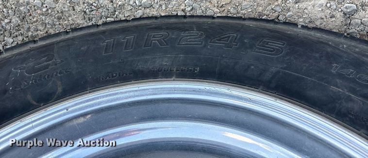 image for item EY9979 2001 Peterbilt 379 semi truck