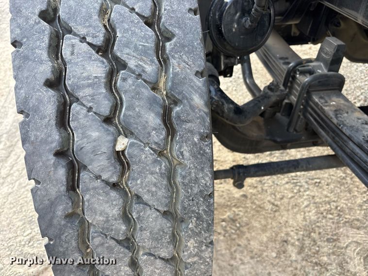 image for item EY9979 2001 Peterbilt 379 semi truck