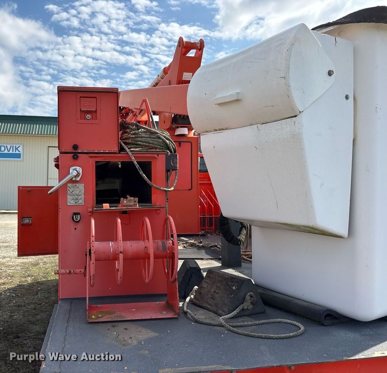 image for item EY9980 2010 International 4300 bucket truck