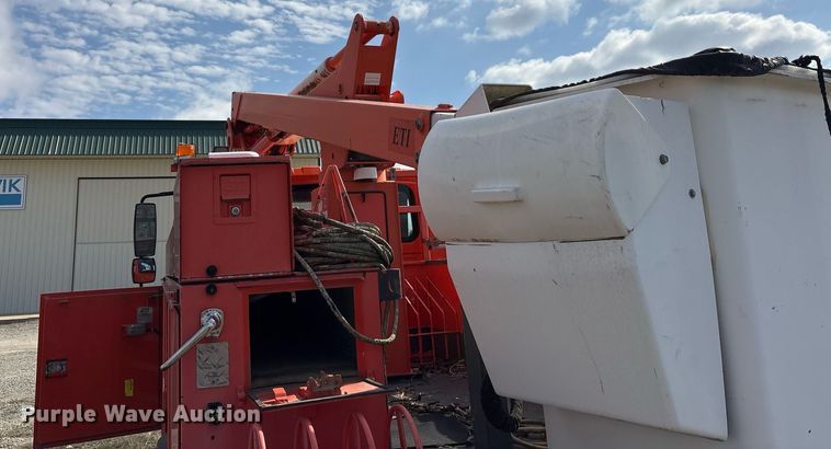 image for item EY9980 2010 International 4300 bucket truck