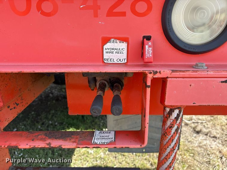 image for item EY9980 2010 International 4300 bucket truck