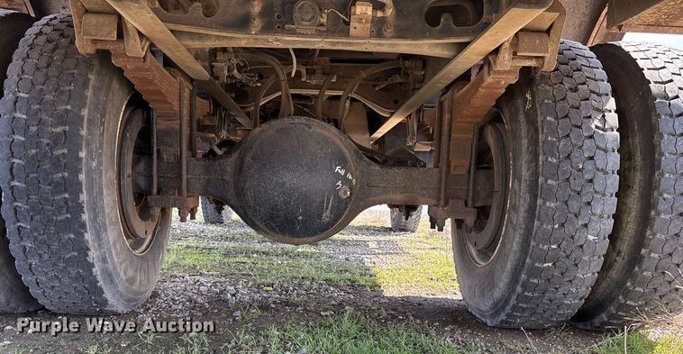 image for item EY9980 2010 International 4300 bucket truck