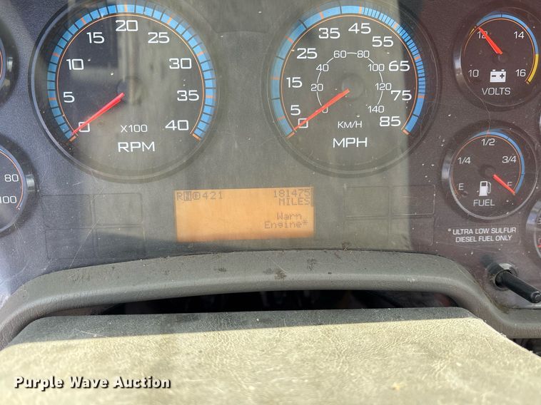 image for item EY9980 2010 International 4300 bucket truck