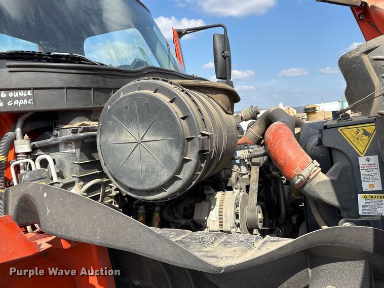 image for item EY9980 2010 International 4300 bucket truck