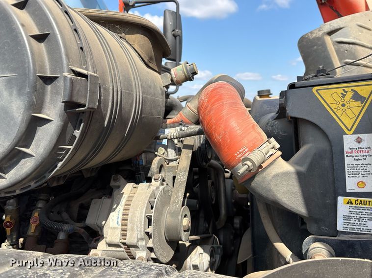 image for item EY9980 2010 International 4300 bucket truck