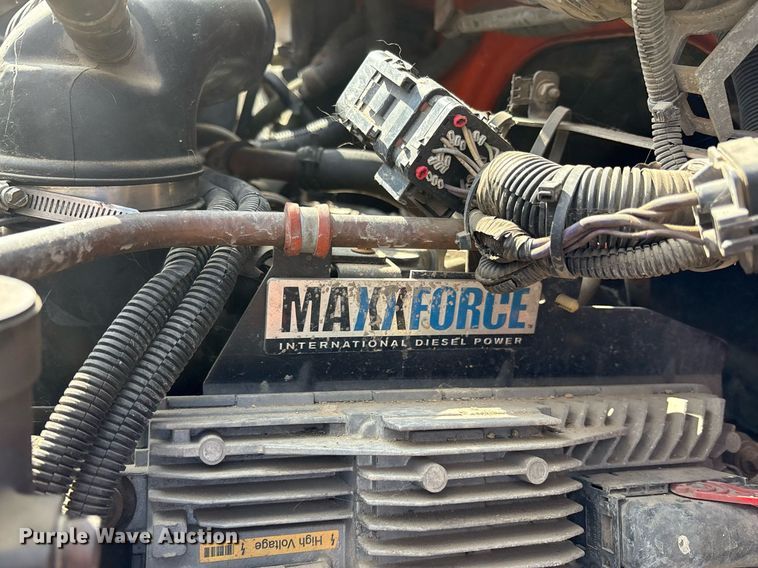 image for item EY9980 2010 International 4300 bucket truck