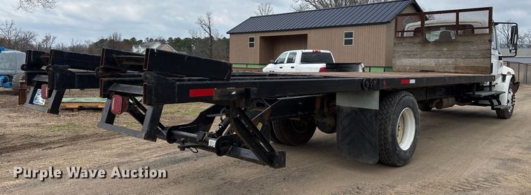 image for item EY9994 2006 International 4300 flatbed truck