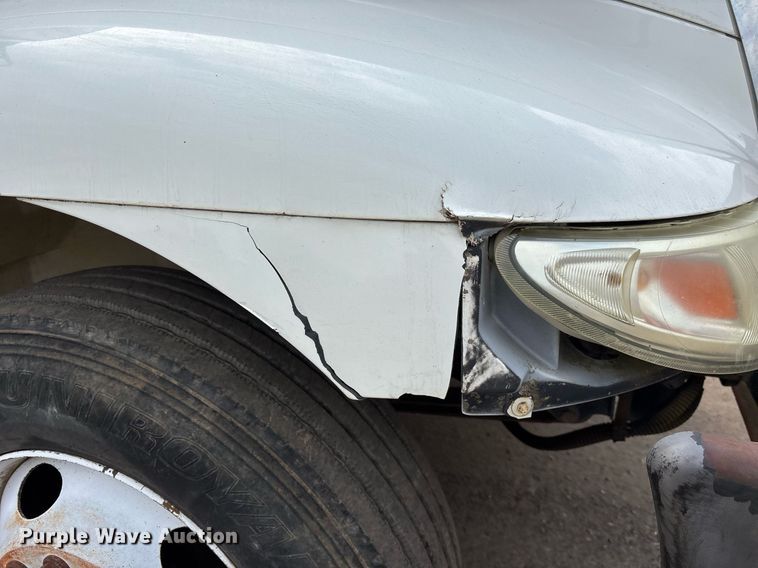 image for item EY9994 2006 International 4300 flatbed truck