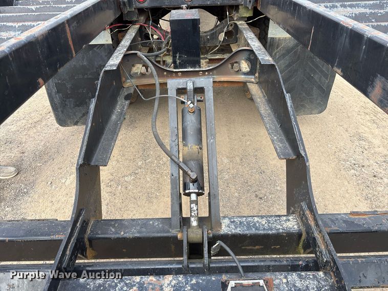 image for item EY9994 2006 International 4300 flatbed truck