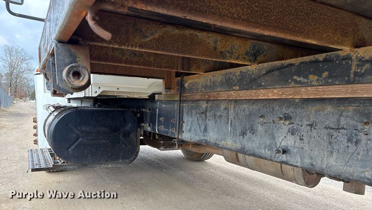 image for item EY9994 2006 International 4300 flatbed truck