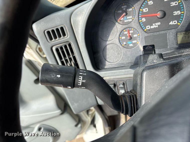 image for item EY9994 2006 International 4300 flatbed truck