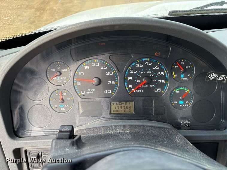 image for item EY9994 2006 International 4300 flatbed truck