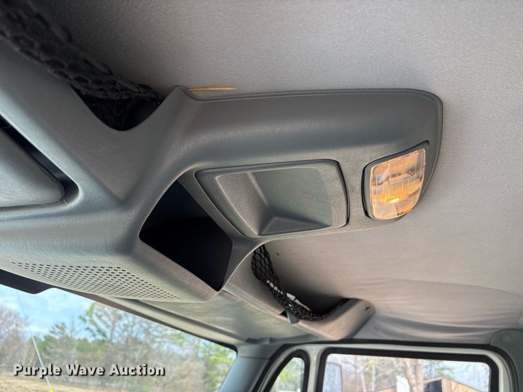 image for item EY9994 2006 International 4300 flatbed truck