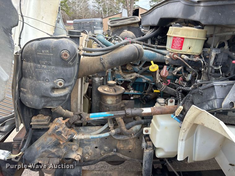 image for item EY9994 2006 International 4300 flatbed truck