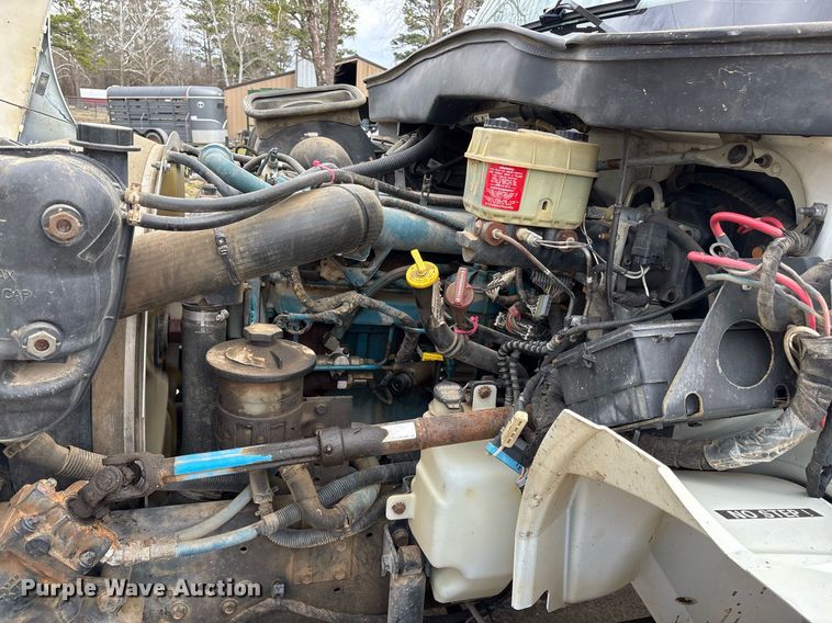 image for item EY9994 2006 International 4300 flatbed truck