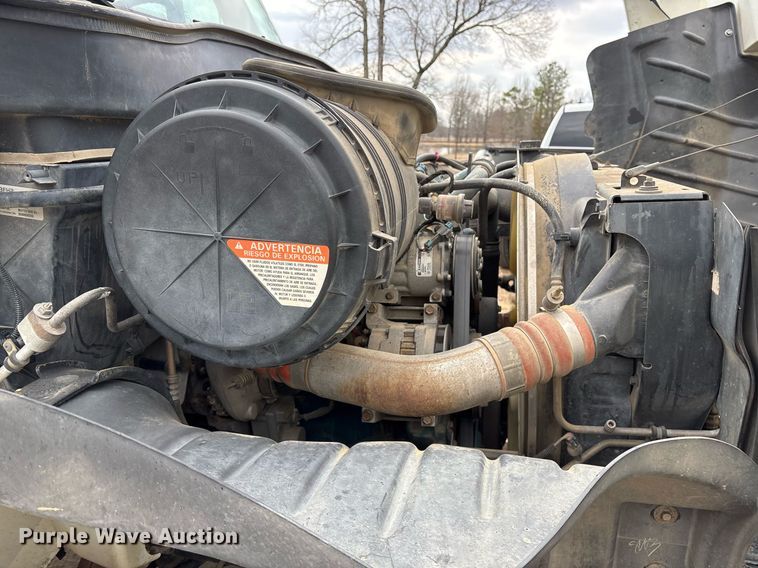 image for item EY9994 2006 International 4300 flatbed truck