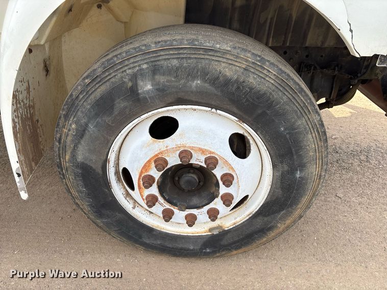 image for item EY9994 2006 International 4300 flatbed truck