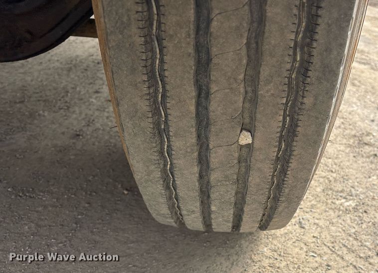 image for item EY9994 2006 International 4300 flatbed truck